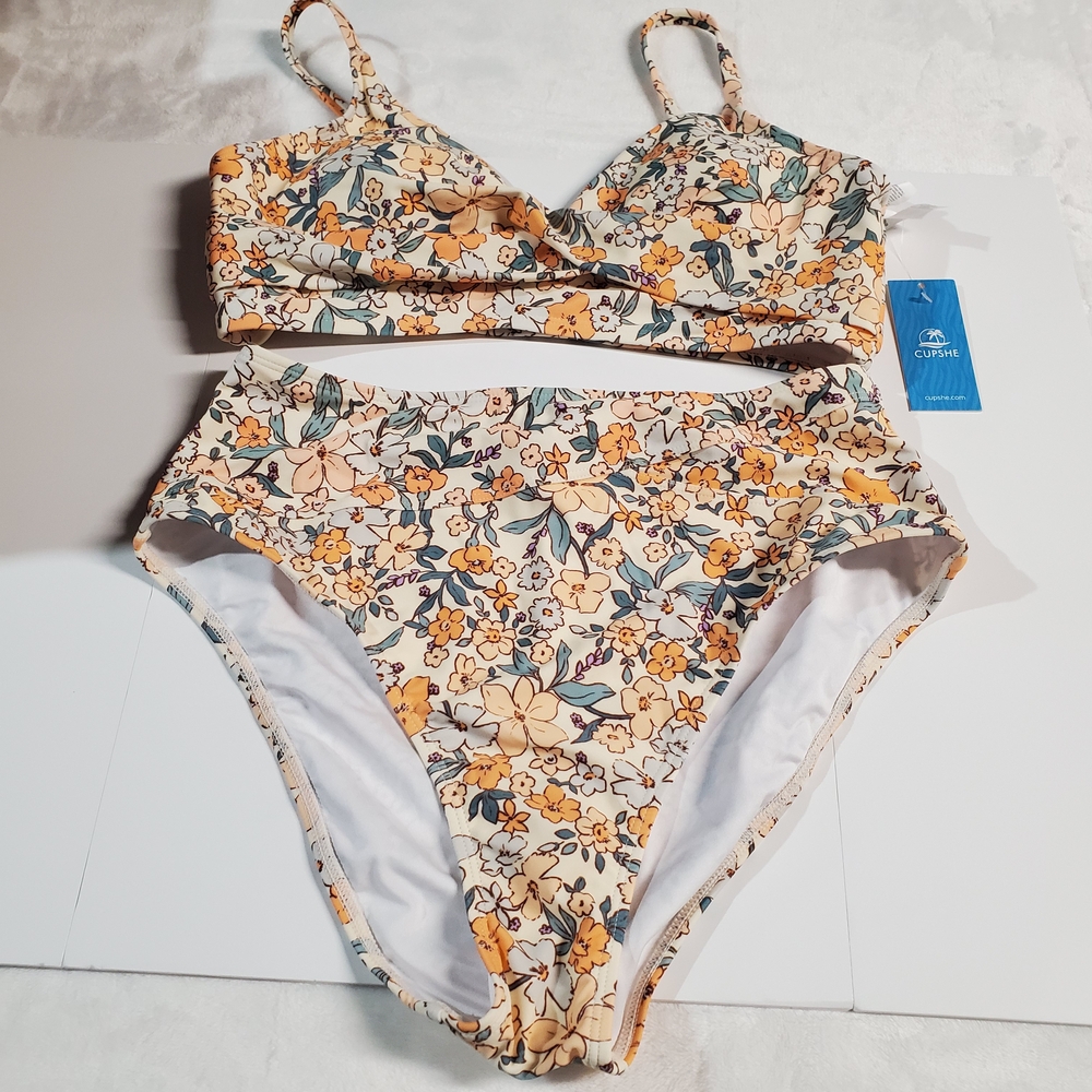 Cupshe Floral Bikini in Cream and Yellow